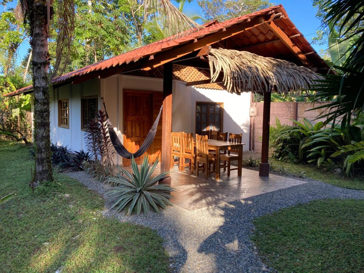 Pura Vida Vegana Hotell Cahuita Exteriör bild