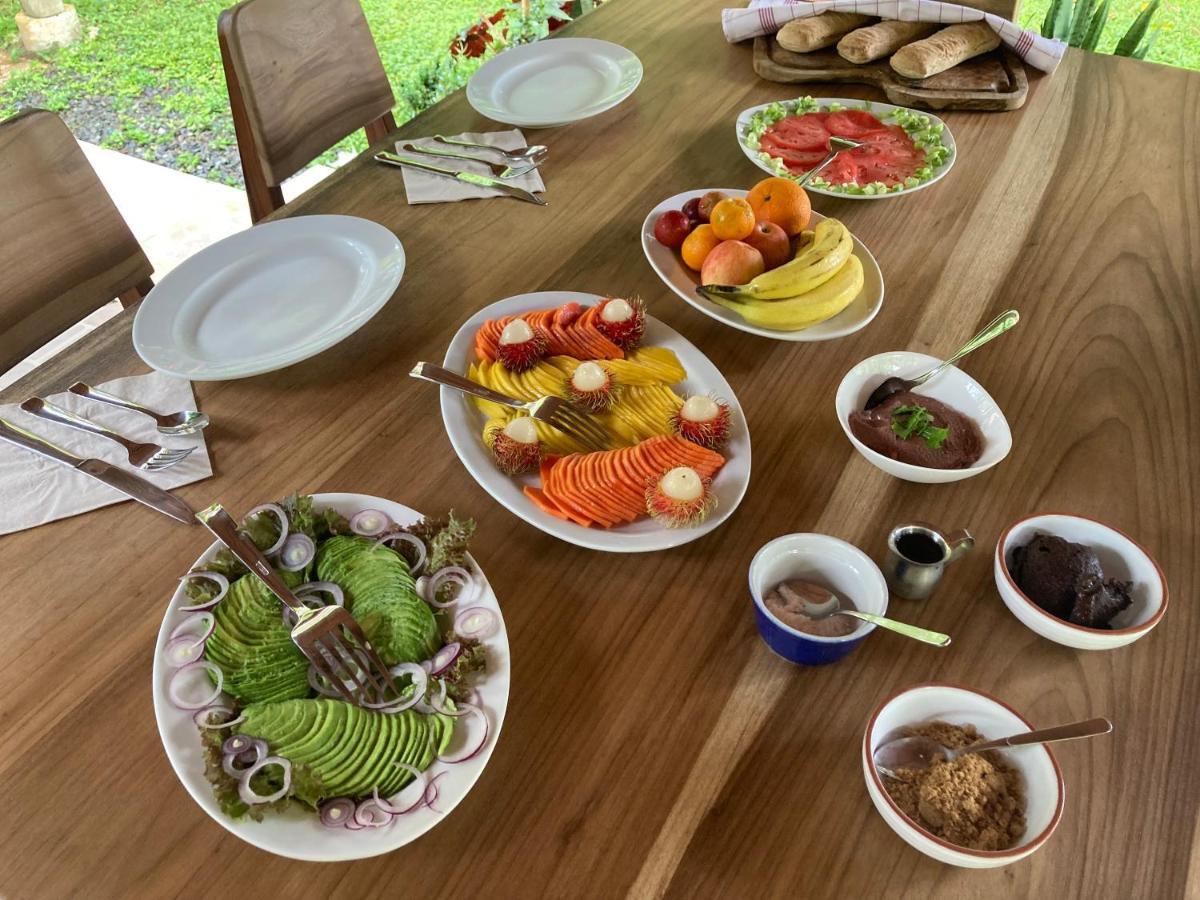 Pura Vida Vegana Hotell Cahuita Exteriör bild